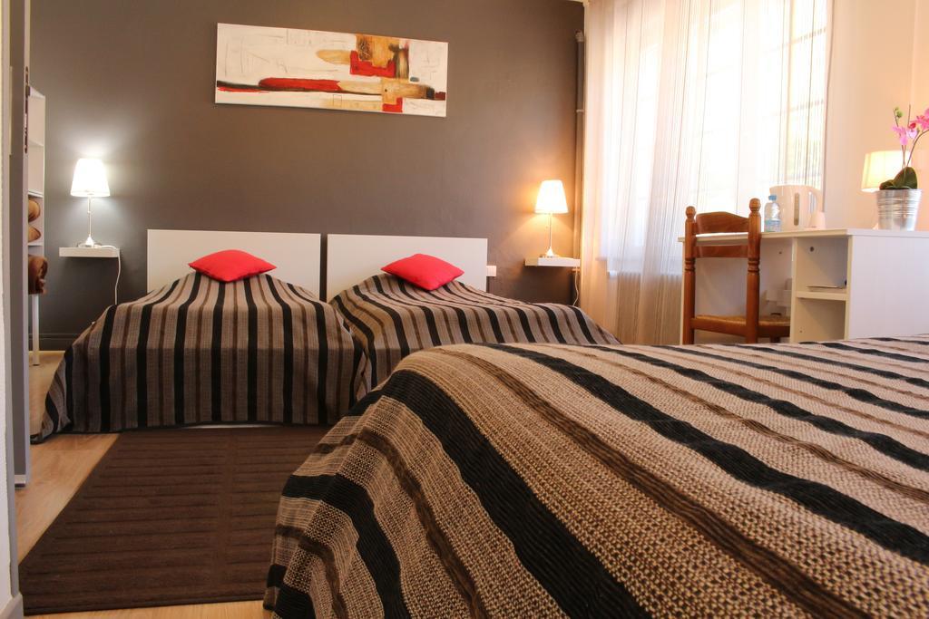 Les Boucles De Meuse Hotel 3 Etoiles Monthermé Екстериор снимка