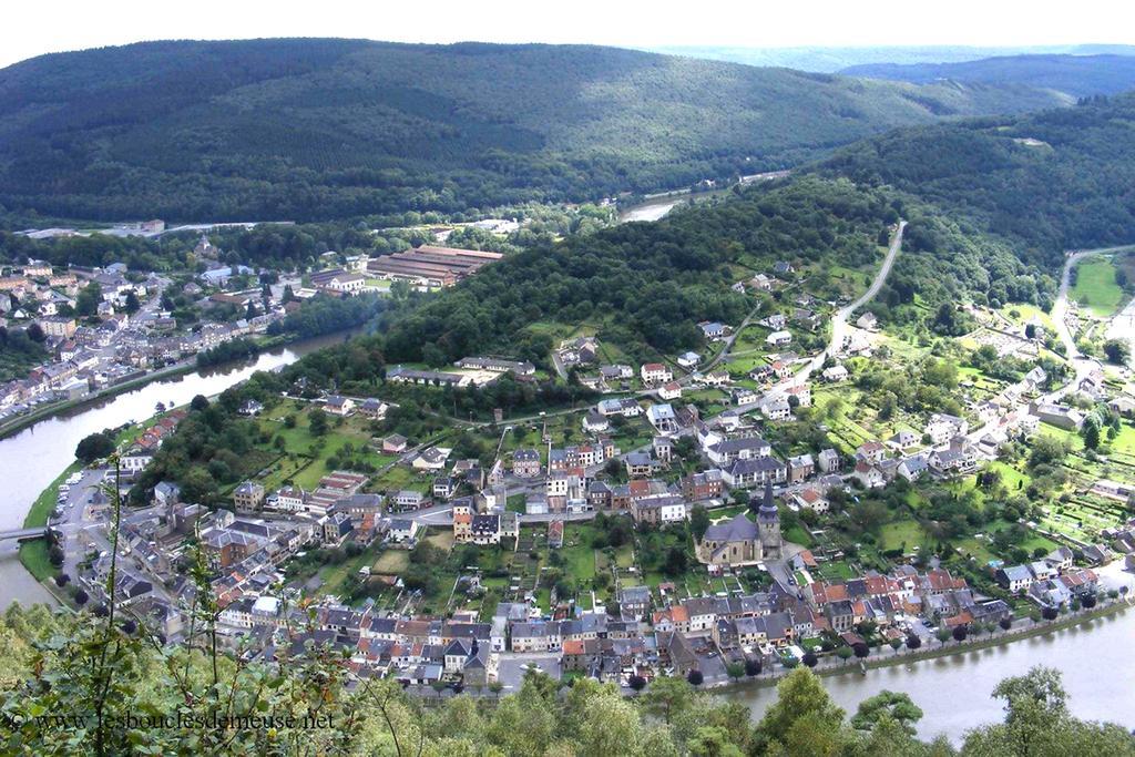 Les Boucles De Meuse Hotel 3 Etoiles Monthermé Екстериор снимка
