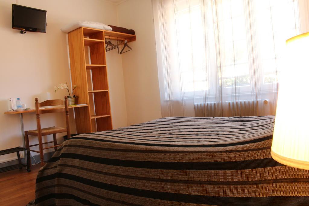 Les Boucles De Meuse Hotel 3 Etoiles Monthermé Екстериор снимка