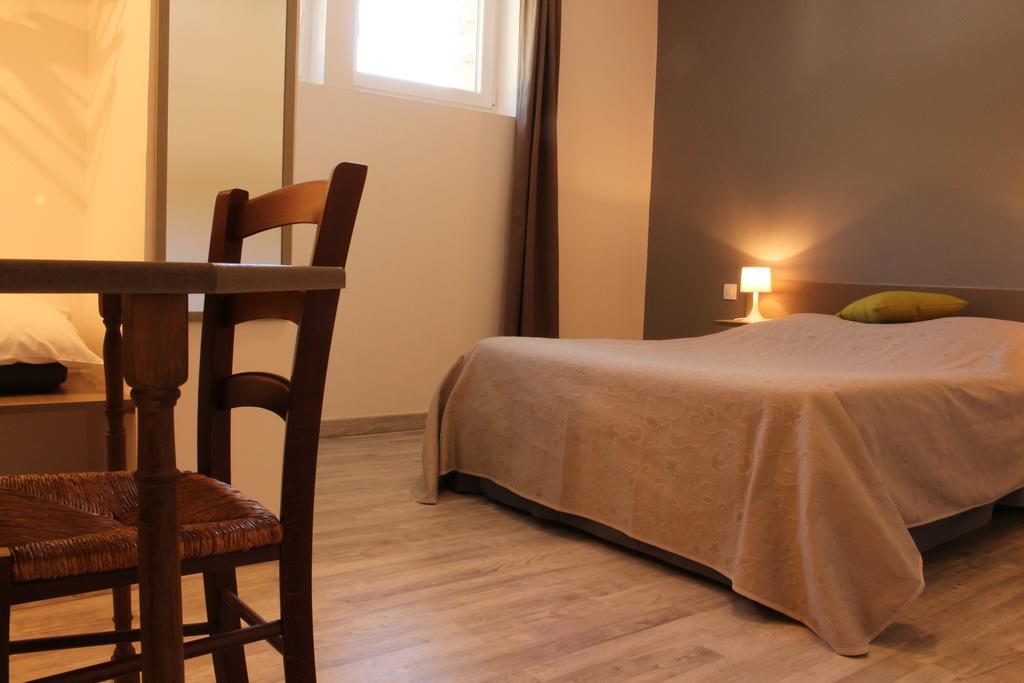 Les Boucles De Meuse Hotel 3 Etoiles Monthermé Екстериор снимка
