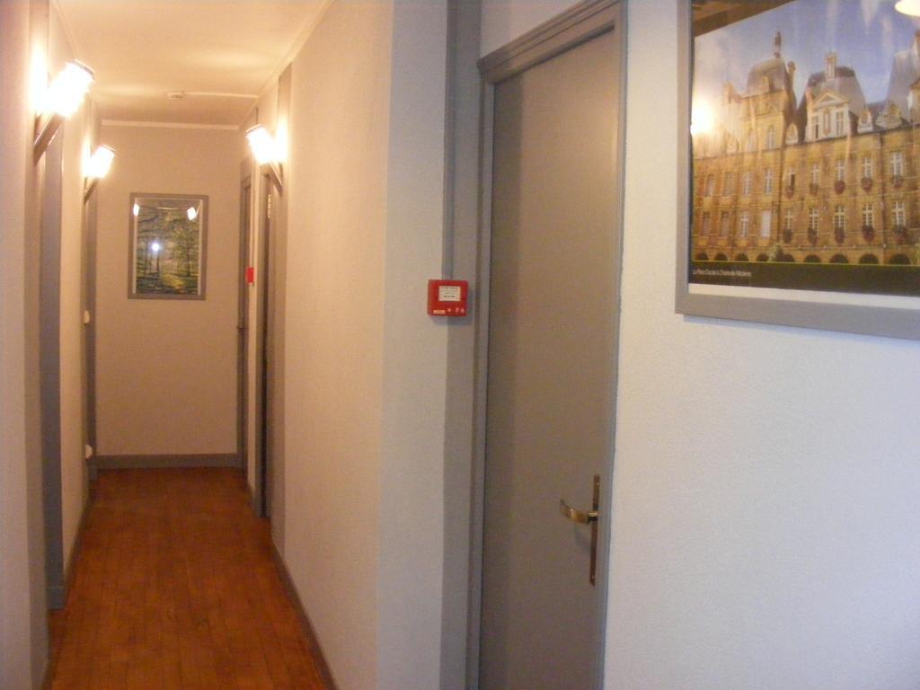 Les Boucles De Meuse Hotel 3 Etoiles Monthermé Екстериор снимка