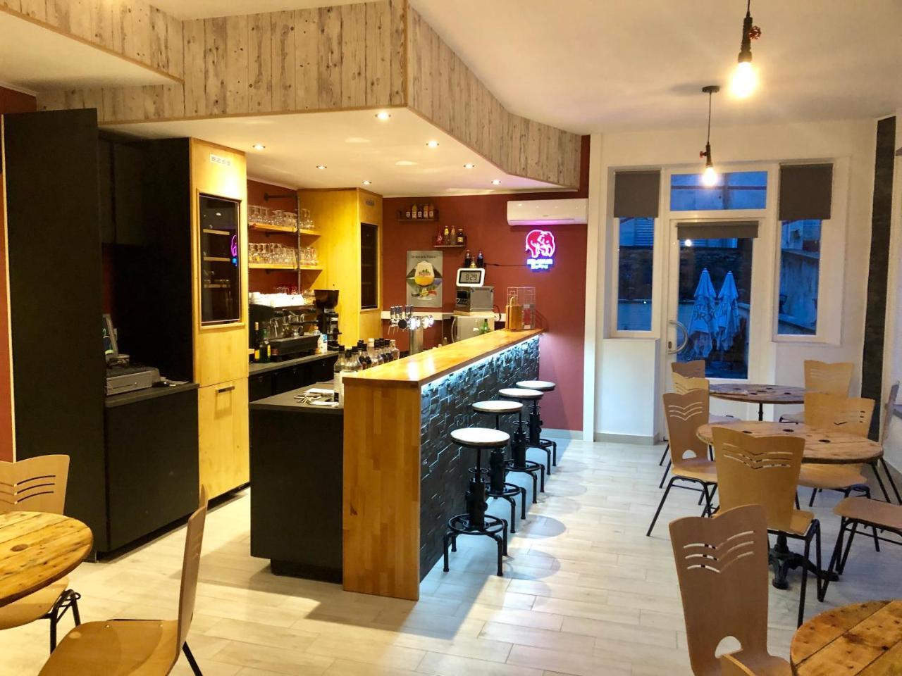 Les Boucles De Meuse Hotel 3 Etoiles Monthermé Екстериор снимка